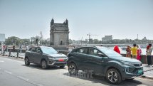 Mahindra XUV400 vs Tata Nexon EV Max comparison review - real city, highway range test