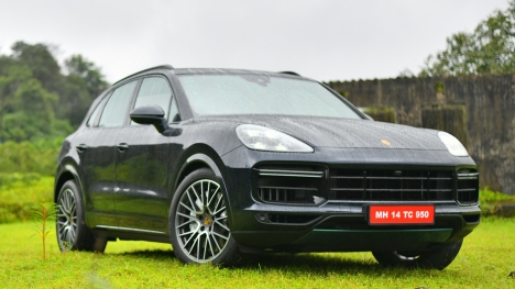 Porsche Cayenne 2019 Petrol STD